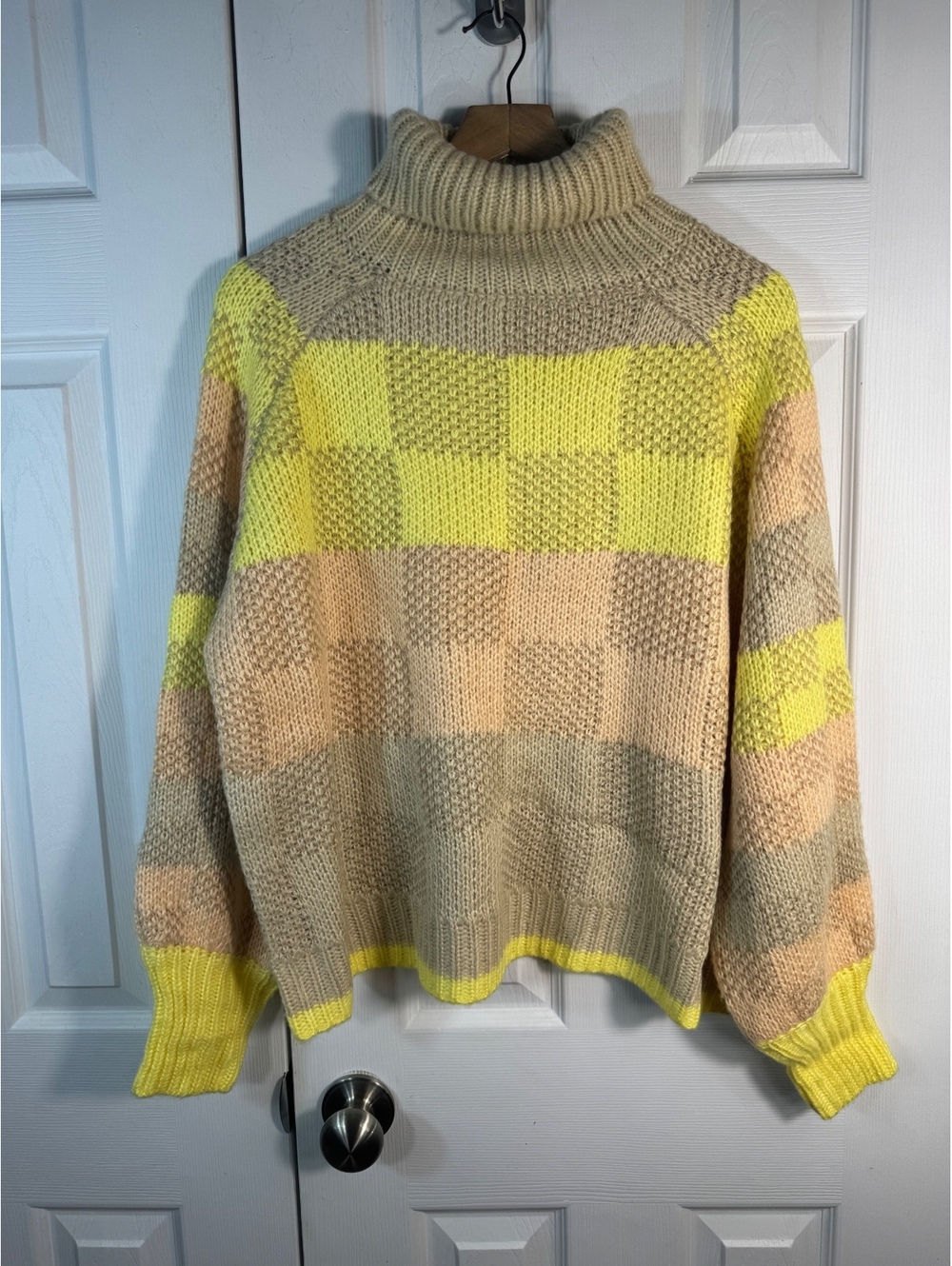 Pink Lily Medium Turtleneck Checkerboard Knit Sweater